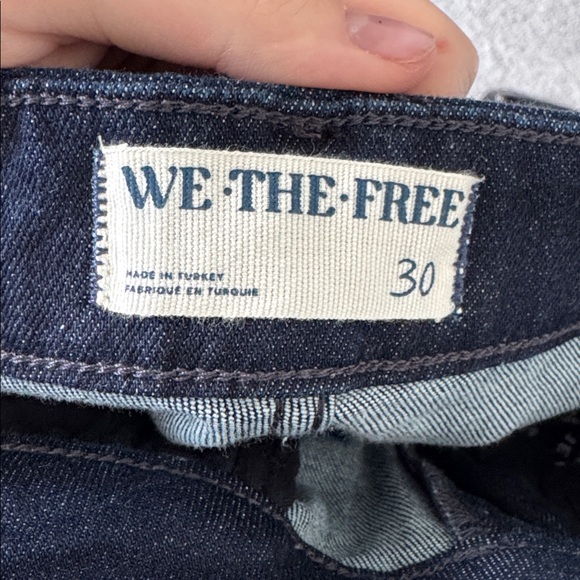 We The Free NWT Free People Women's Dark Wash Skinny Jeans w/ Raw Hem - Size 30 - Picture 7 of 8